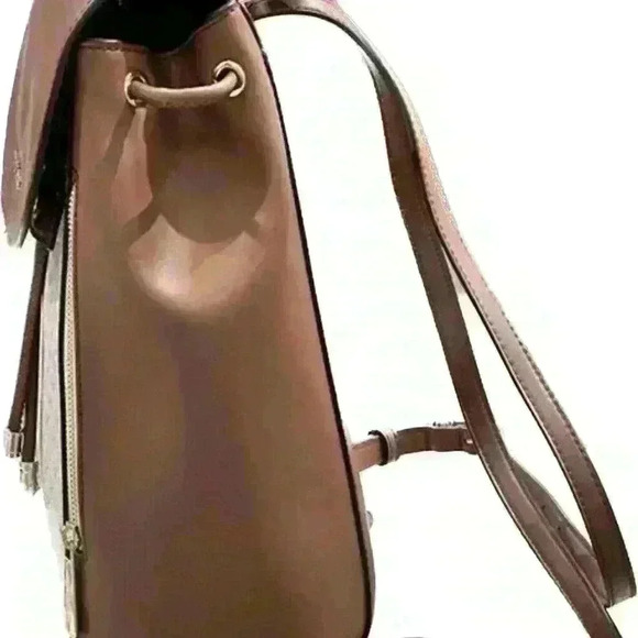 Michael Kors Phoebe Medium Flap Drawstring Backpack MK Signature Vanilla - Picture 4 of 7